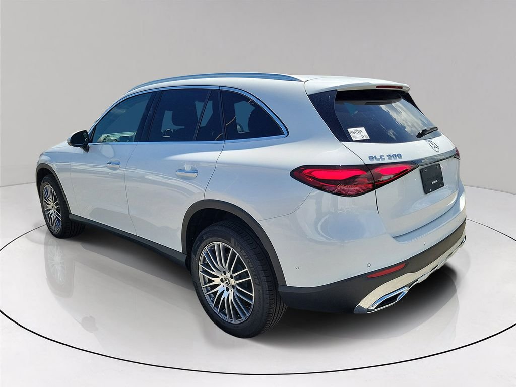 New 2027 MANUFAKTUR Moonlight White Metallic Mercedes-Benz GLC 300 image 4