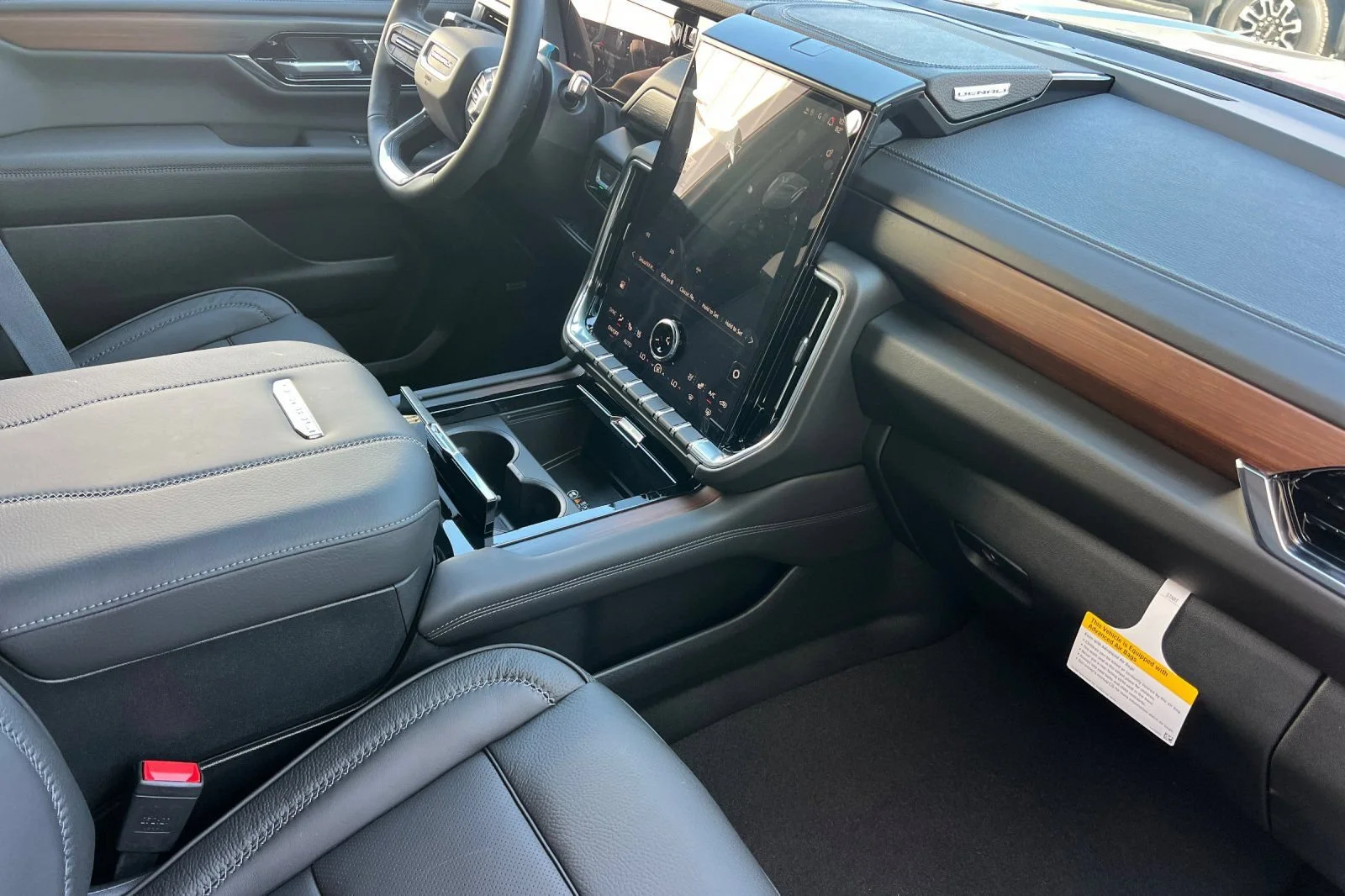 2026 GMC Yukon Denali - Photo 19