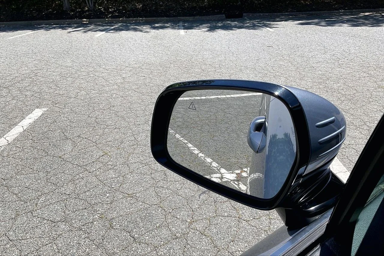 Certified Used 2024 Silver Kia S image 30