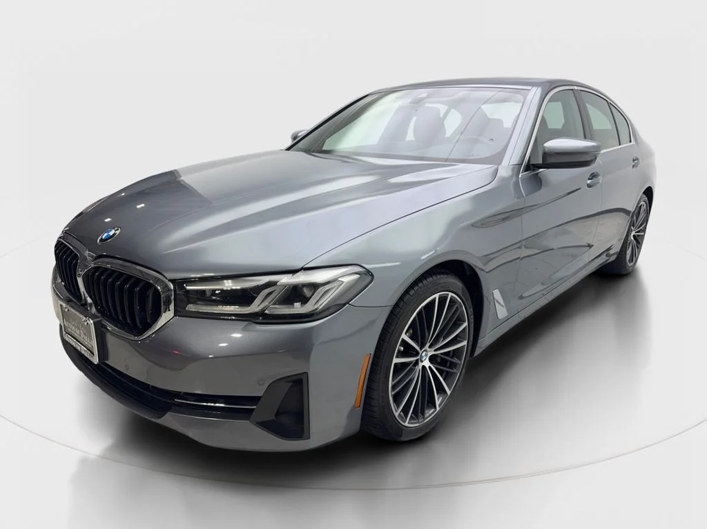 Used 2022 Blue BMW 530i xDrive image 2