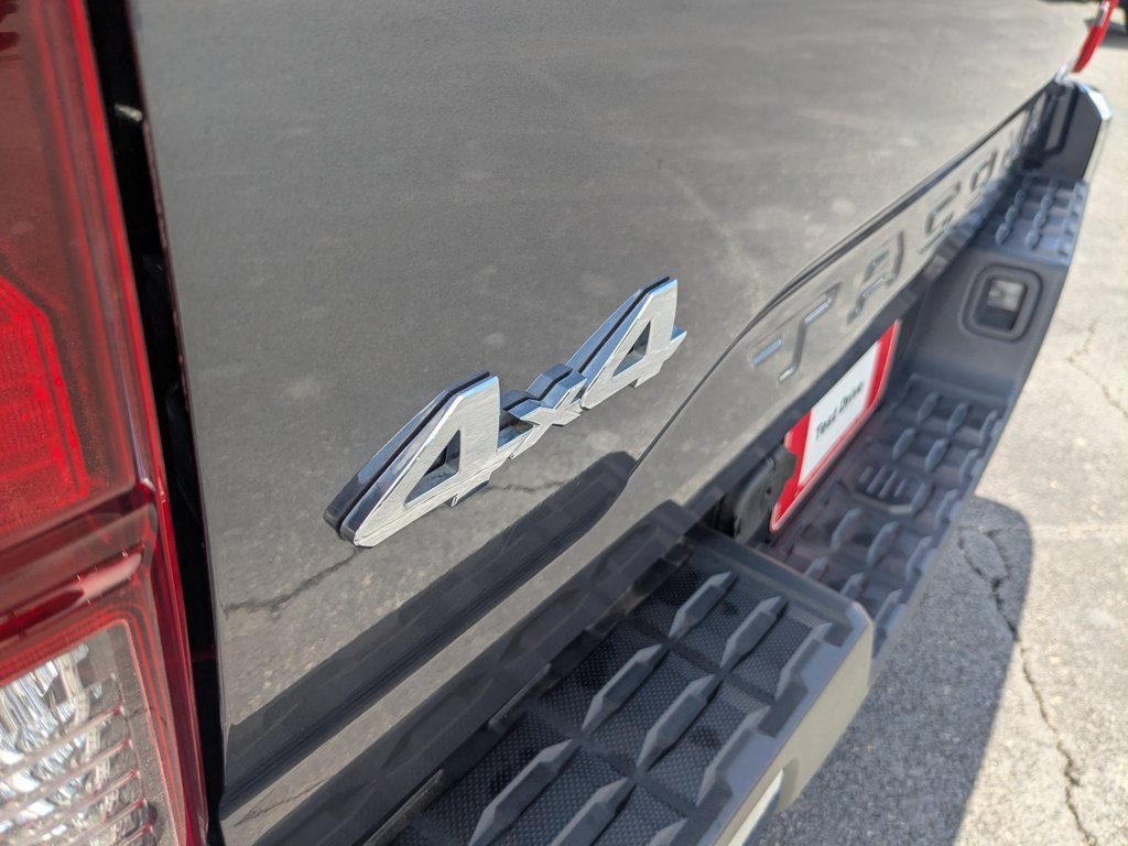 Used 2022  Toyota SR image 26