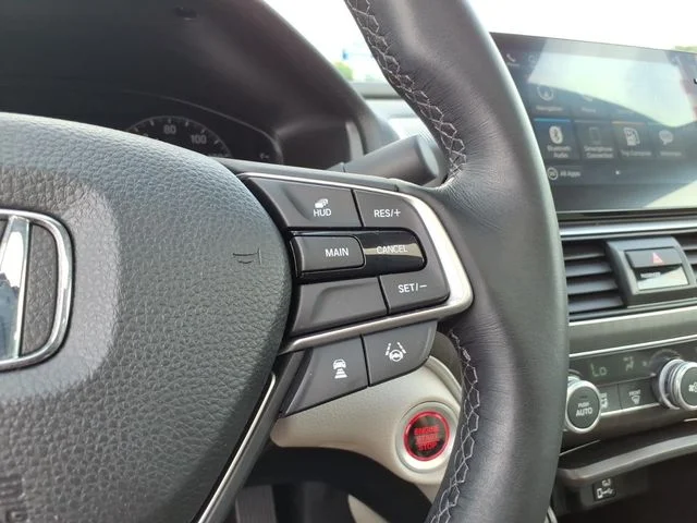 Used 2018 White Honda Touring 2.0T image 27
