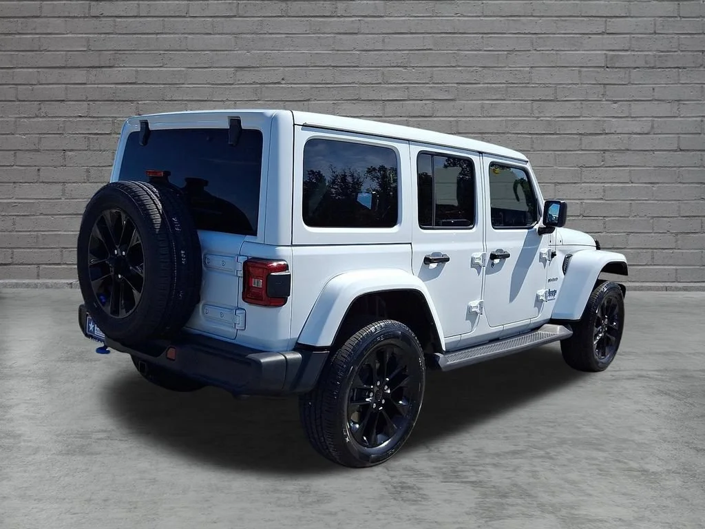 Used 2023 Bright White Clearcoat Jeep Sahara image 12