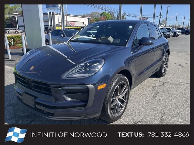 2023 Porsche Macan -'s photo