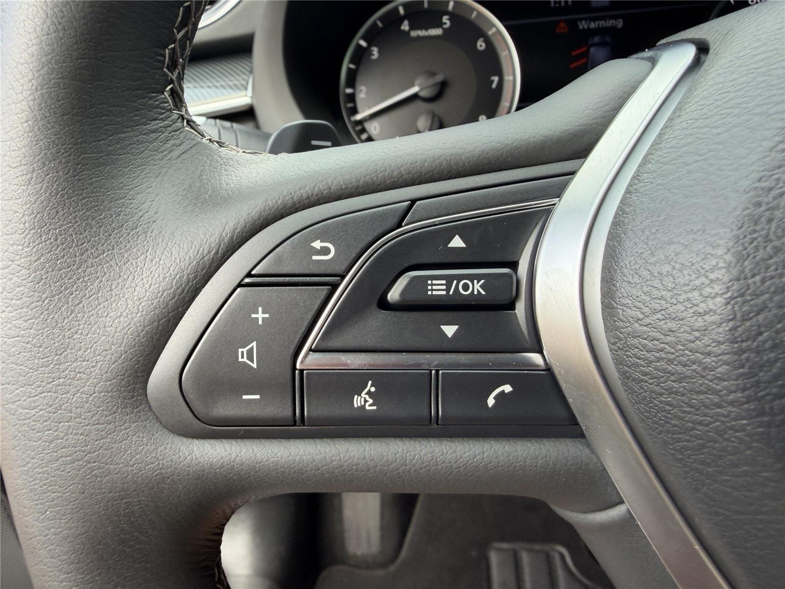 Used 2023  INFINITI SPORT image 16