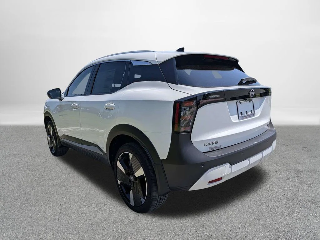 New 2026 White Nissan SR image 5