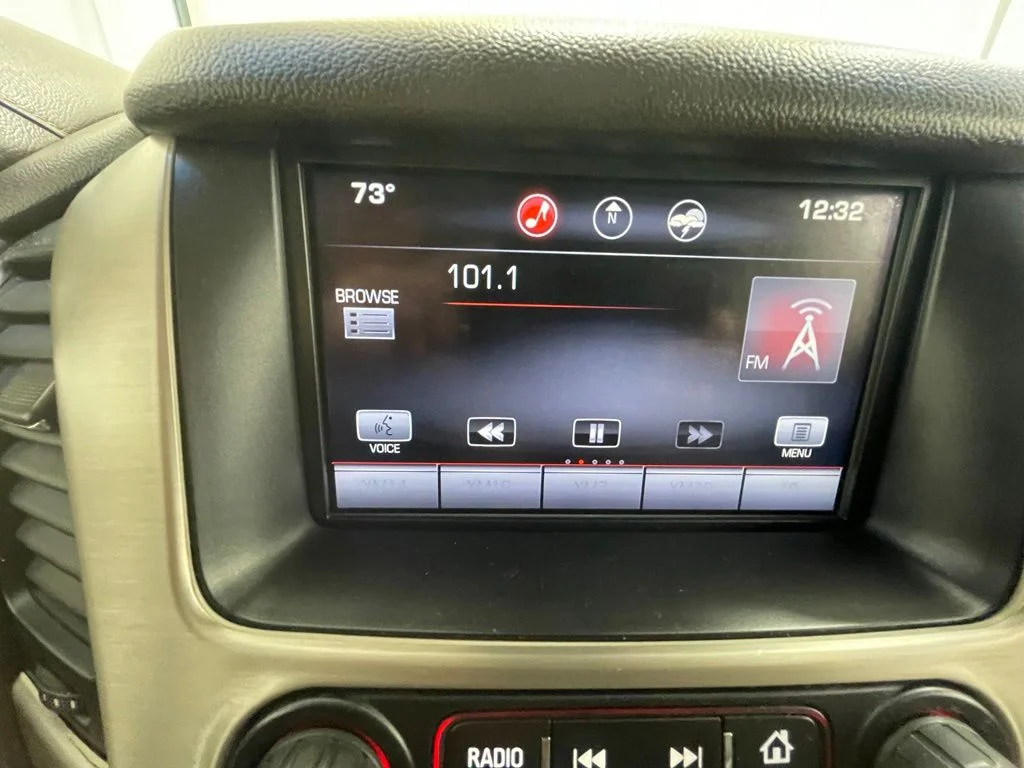 Used 2015 Gray GMC Denali image 32