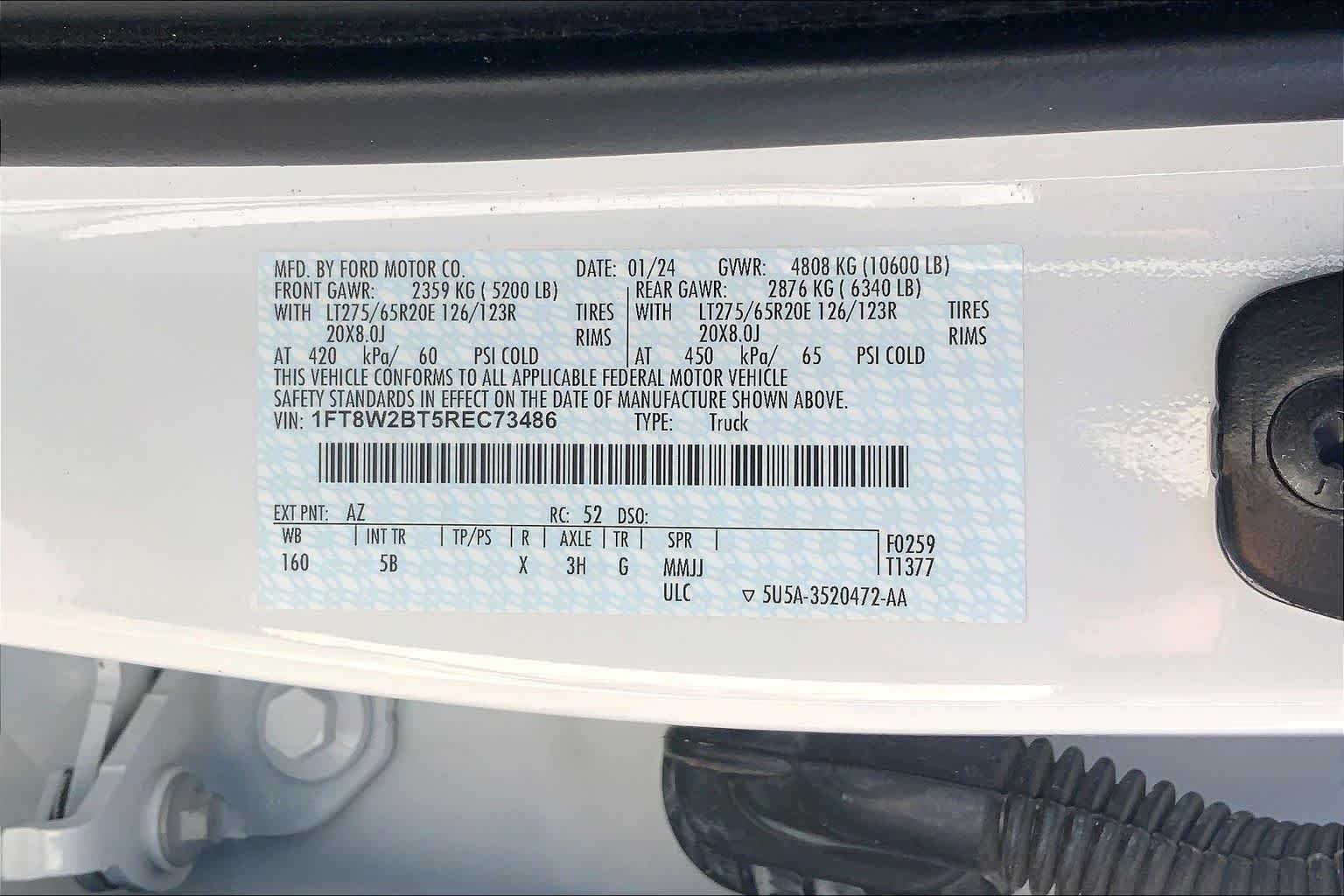 Used 2024 Star White Metallic Tri-Coat Ford F-250 Pickup LARIAT image 36
