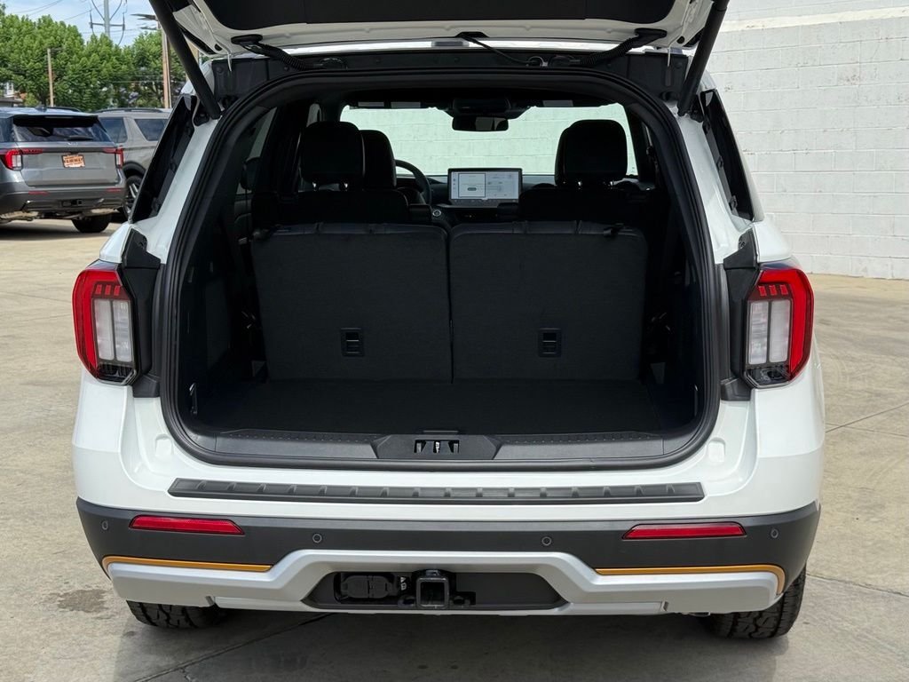New 2026 Star White Metallic Tri-Coat Ford Tremor® image 15