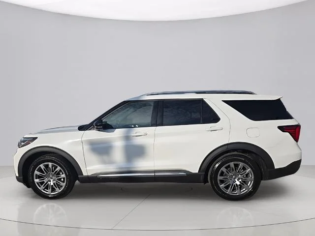 New 2026 Star White Metallic Tri-Coat Ford Platinum™ image 35