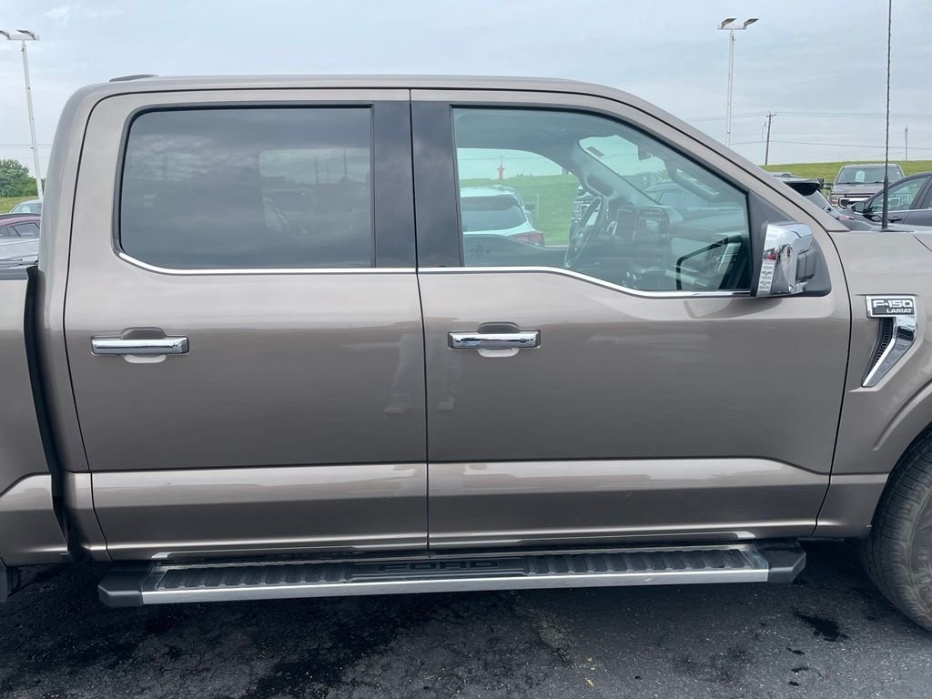 Used 2023 Gray Ford Lariat image 29