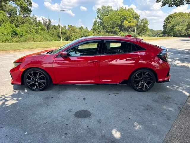 Used 2017 Red Honda Sport Touring image 4