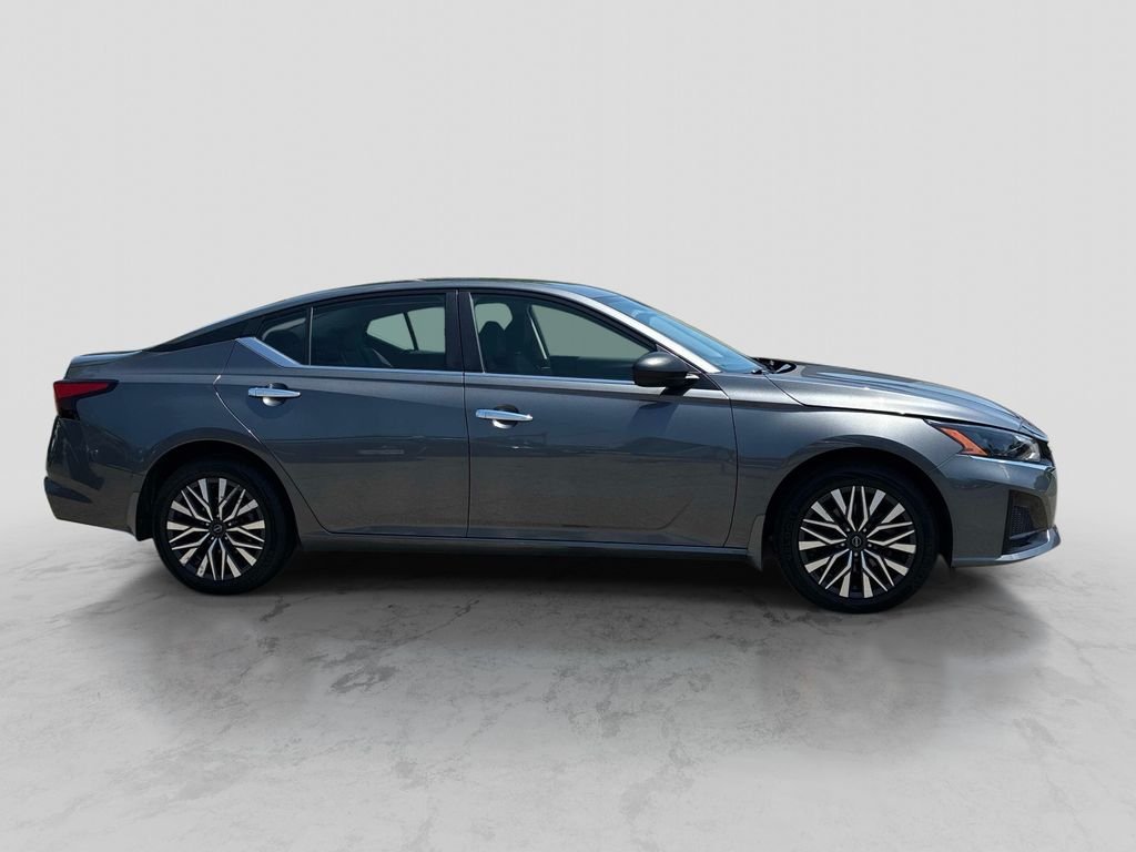 Used 2024 Gray Nissan 2.5 SV image 8