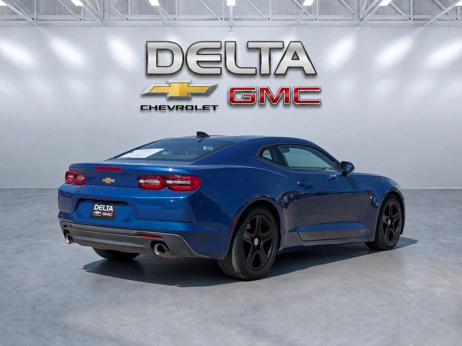 Used 2023 RIVERSIDE BLUE METALLIC Chevrolet 1LT image 5