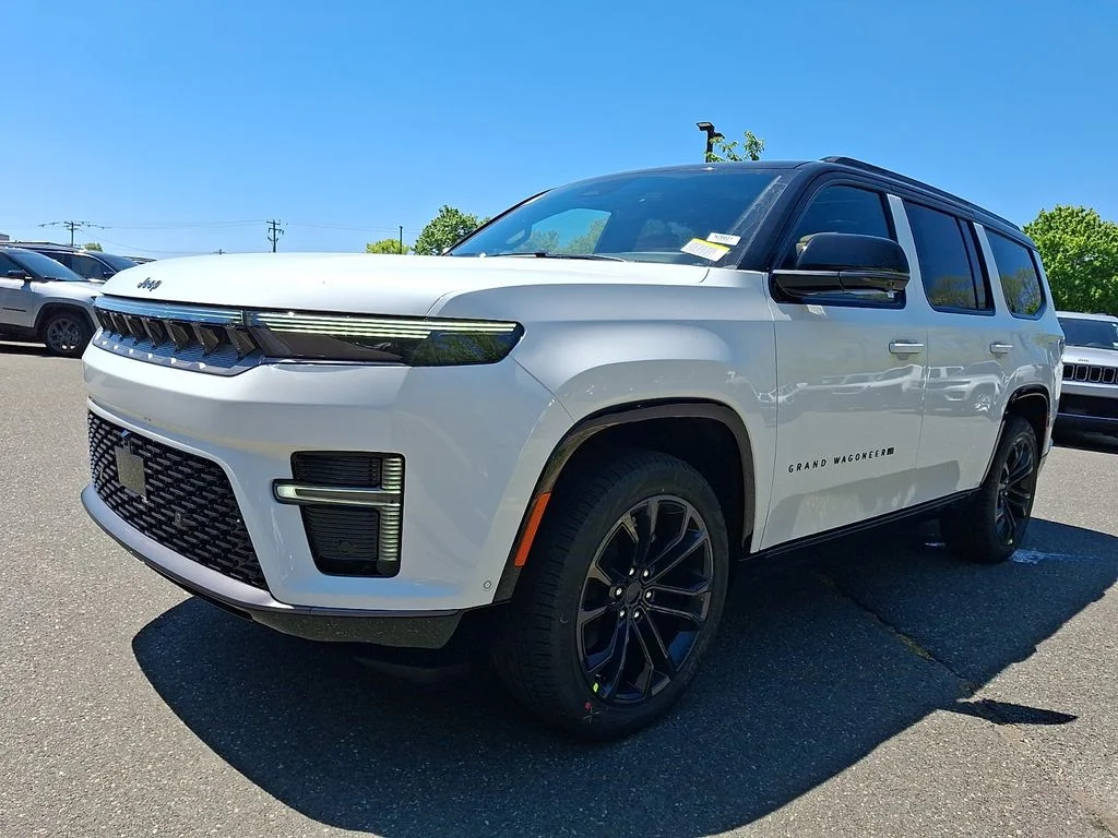 New 2026 Bright White Clear-Coat Exterior Paint Jeep Summit Reserve image 2