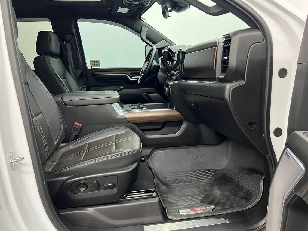 Used 2024 Summit White Chevrolet High Country image 25