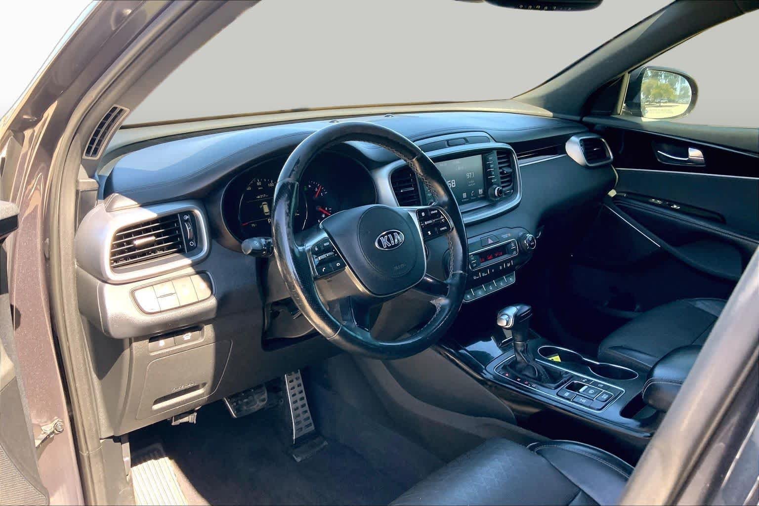 Used 2019 Platinum Graphite Kia SX Limited V6 image 17