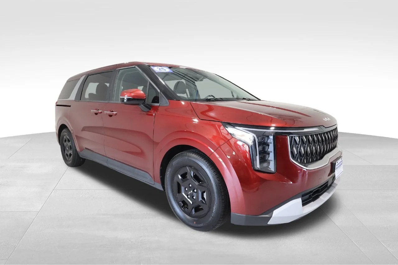 Used 2025 Red Kia LXS image 6