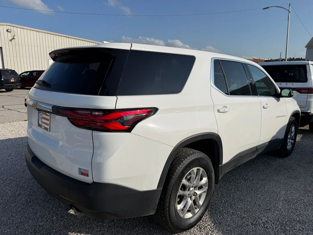 Used 2022 White Chevrolet LS image 17
