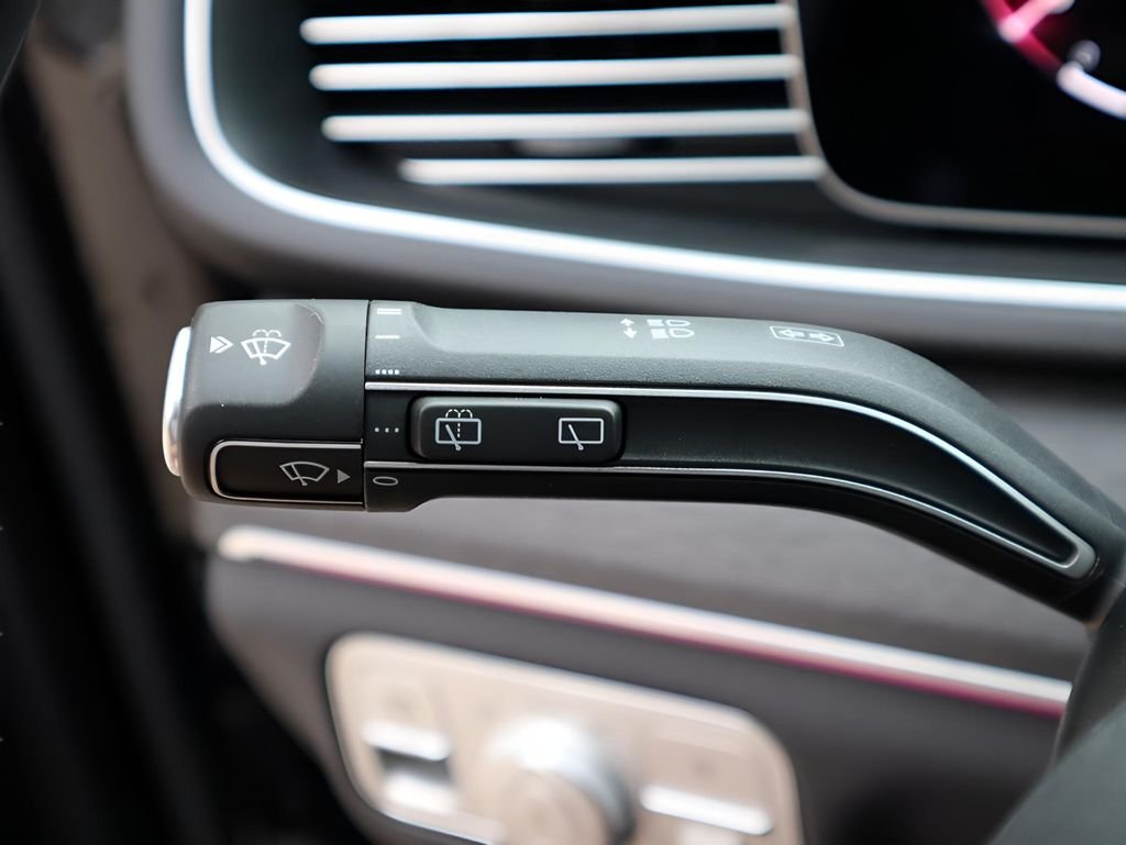 2025 Mercedes-Benz GLE GLE450 - Photo 36