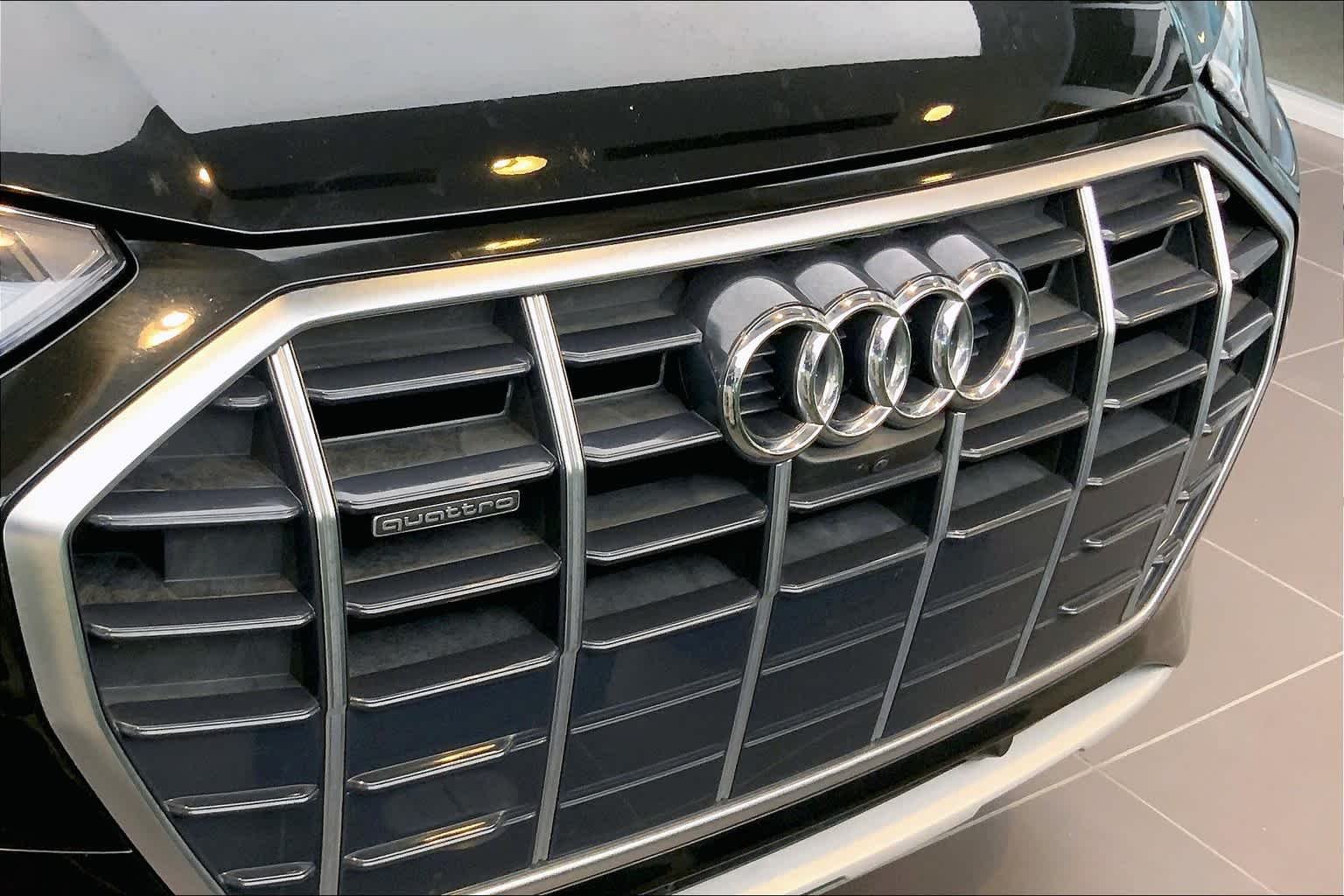 Used 2021 Mythos Black Metallic Audi Premium Plus image 32