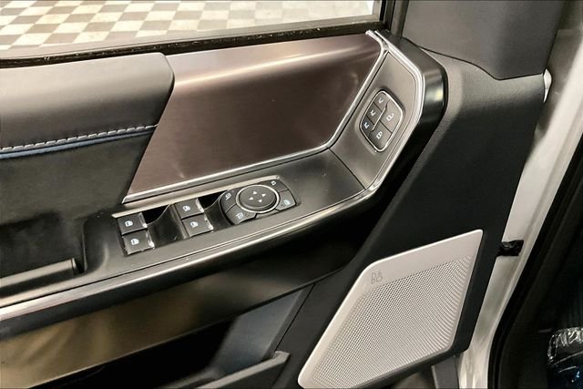 Used 2025 Space White Metallic Ford Platinum image 33