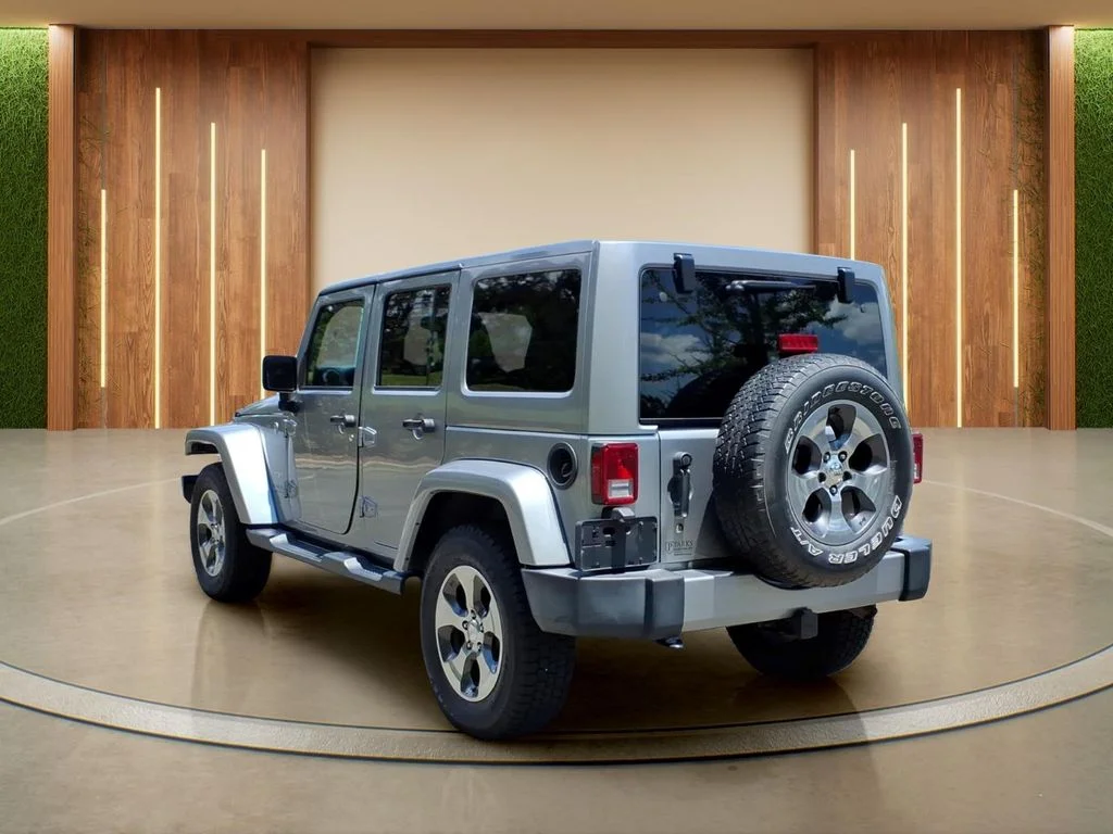 Used 2017 Silver Jeep Unlimited Sahara image 29