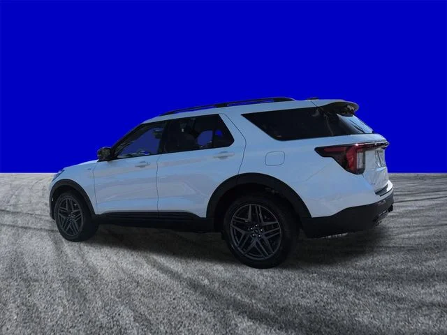 New 2026 Star White Metallic Tri-Coat Ford ST-Line image 6