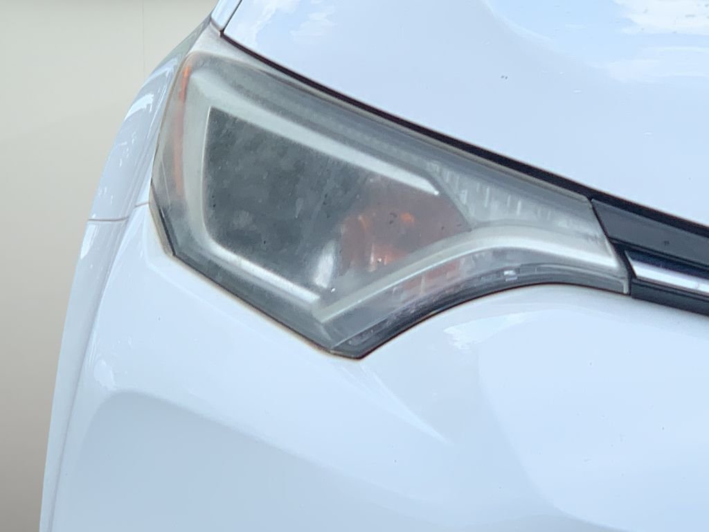 2017 Toyota RAV4 LE - Photo 42