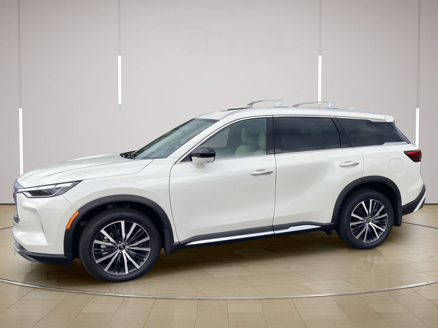Used 2025 Majestic White INFINITI SENSORY image 1