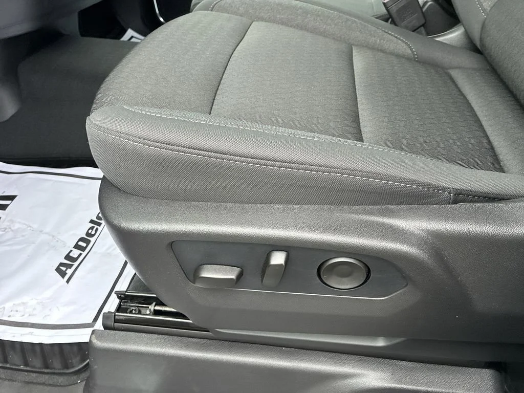New 2026 Summit White GMC SLE image 12