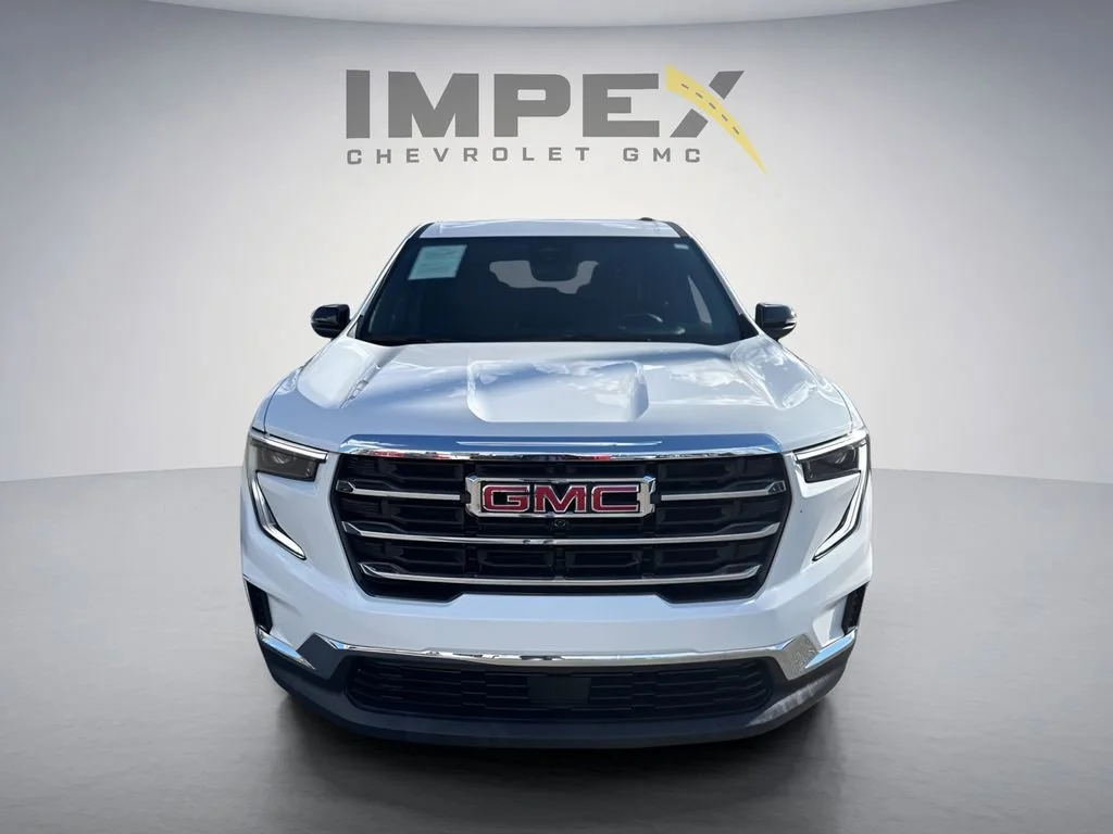 Used 2025 Summit White GMC Elevation image 8