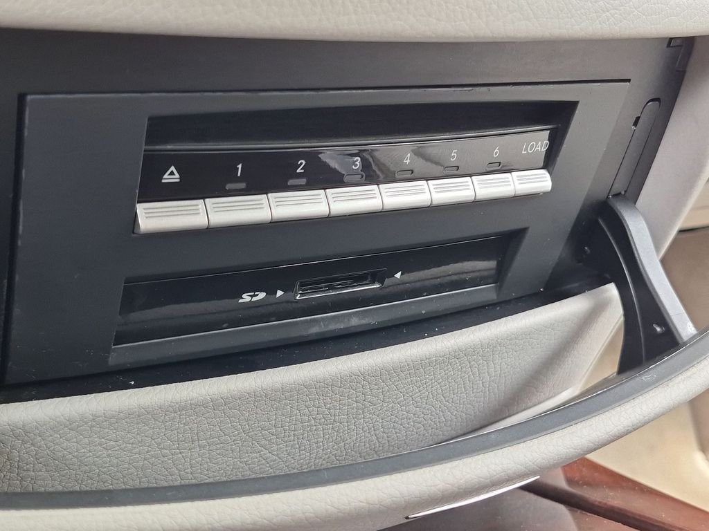 Used 2010 Silver Mercedes-Benz S 550 image 25