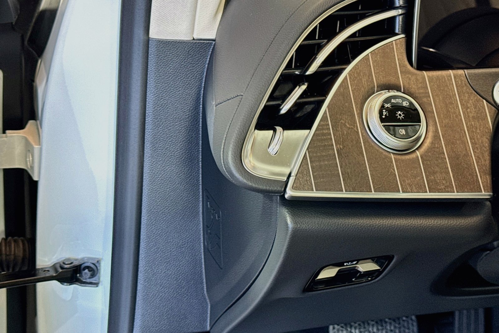 New 2027 Polar White Mercedes-Benz E 450 image 10