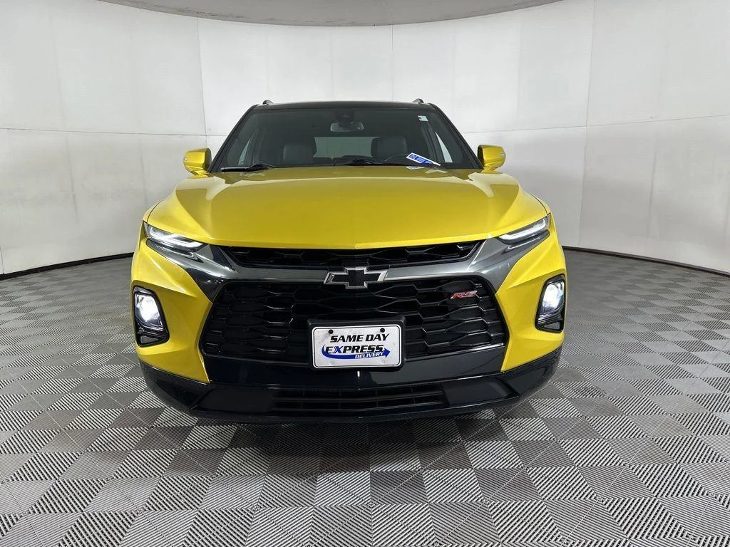 Used 2022 Yellow Metallic Chevrolet RS image 23