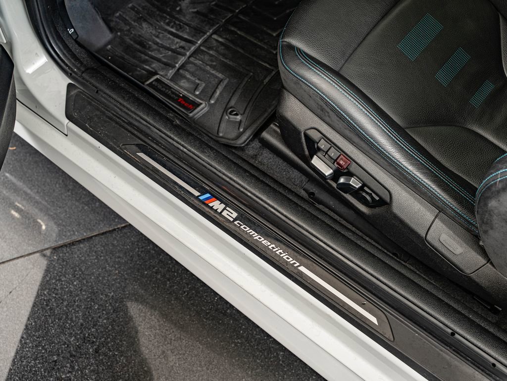 Used 2020 Alpine White BMW Competition image 39