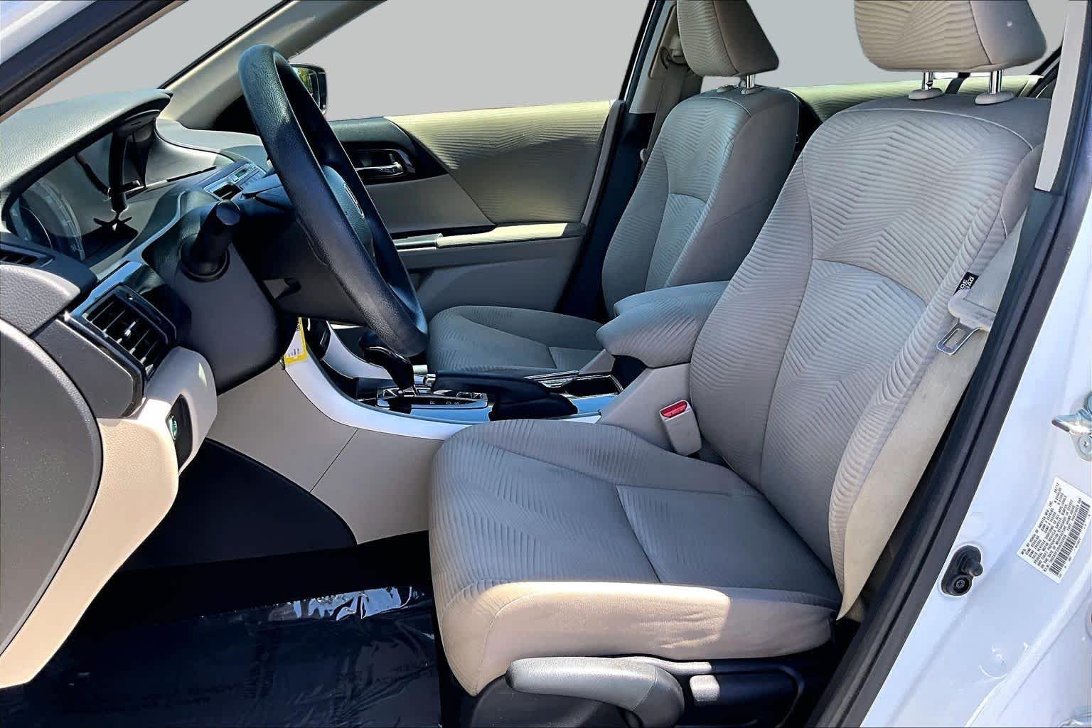 Pre-Owned 2017 Honda Accord Sedan LX