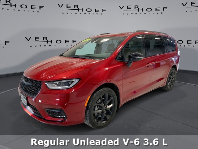2024 Chrysler Pacifica Touring L AWD's photo