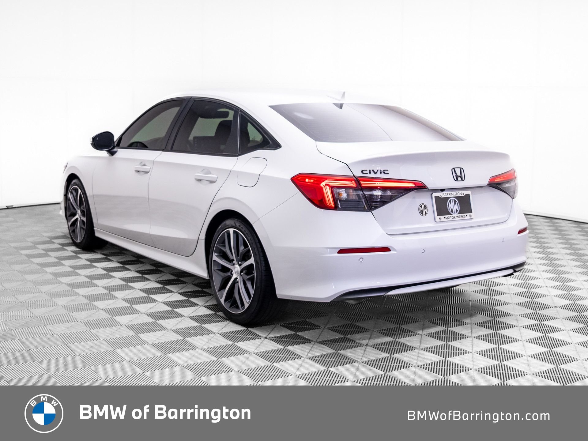 Used 2024 White Honda Touring image 3