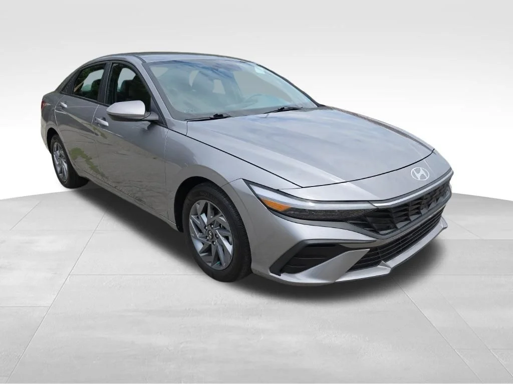 Used 2024 Metal Hyundai SEL image 3