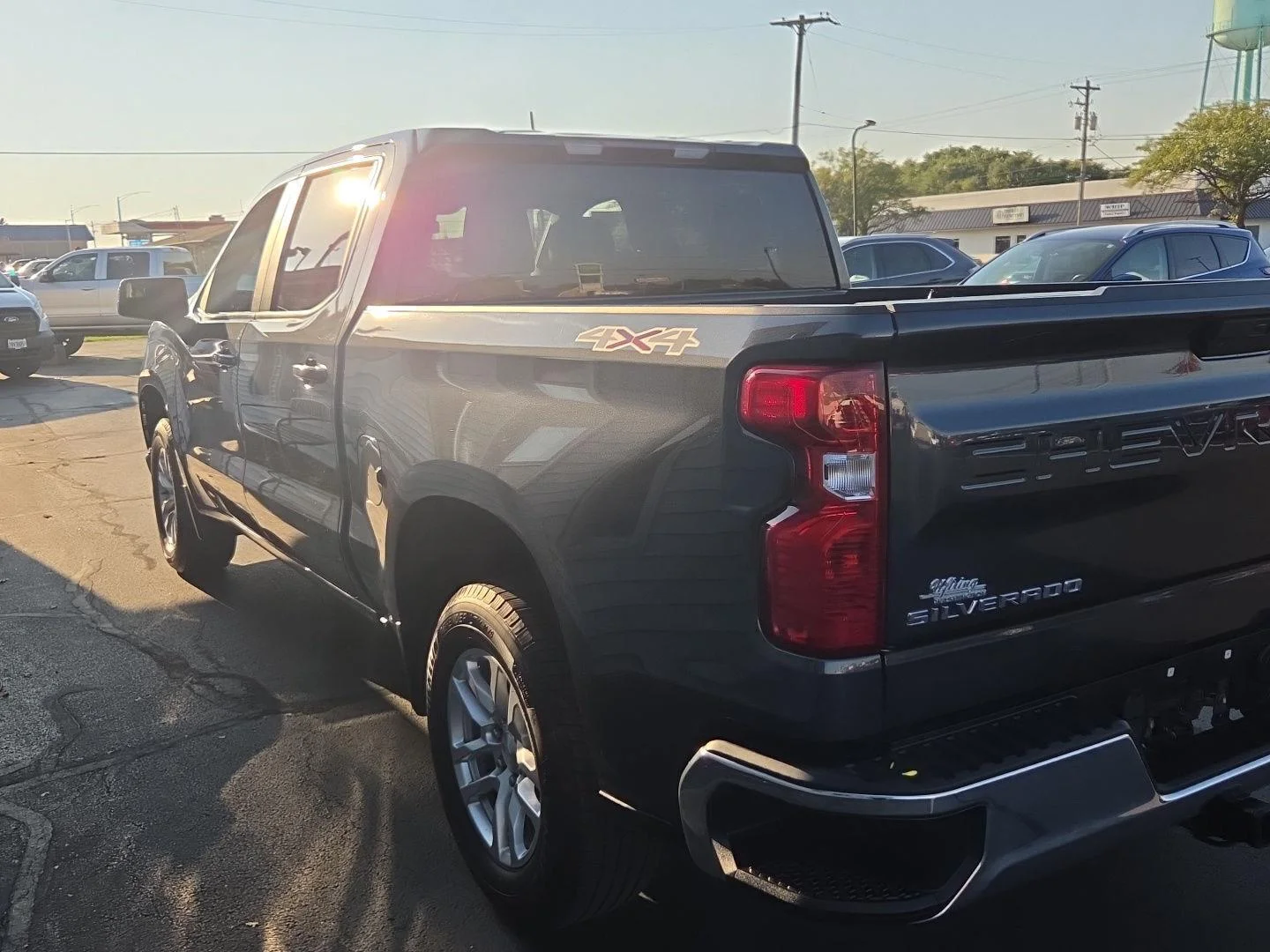Used 2021 SHADOW GRAY METALLIC Chevrolet LT image 7