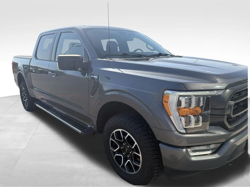 Used 2023 Gray Ford XLT image 16