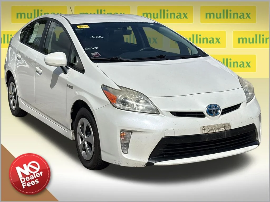 2014 Toyota Prius Two's photo