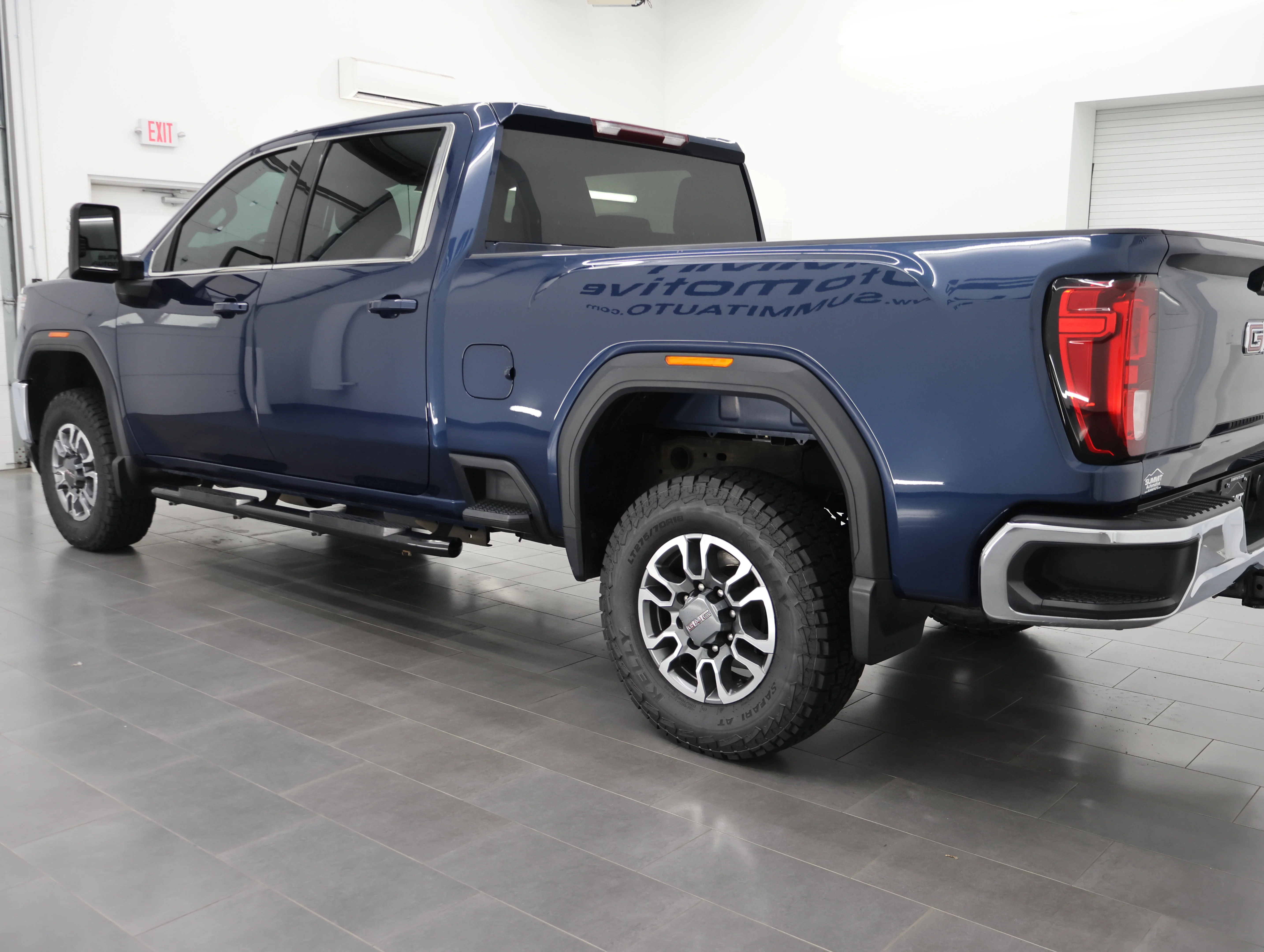 Used 2023 Pacific Blue Metallic GMC SLE image 6