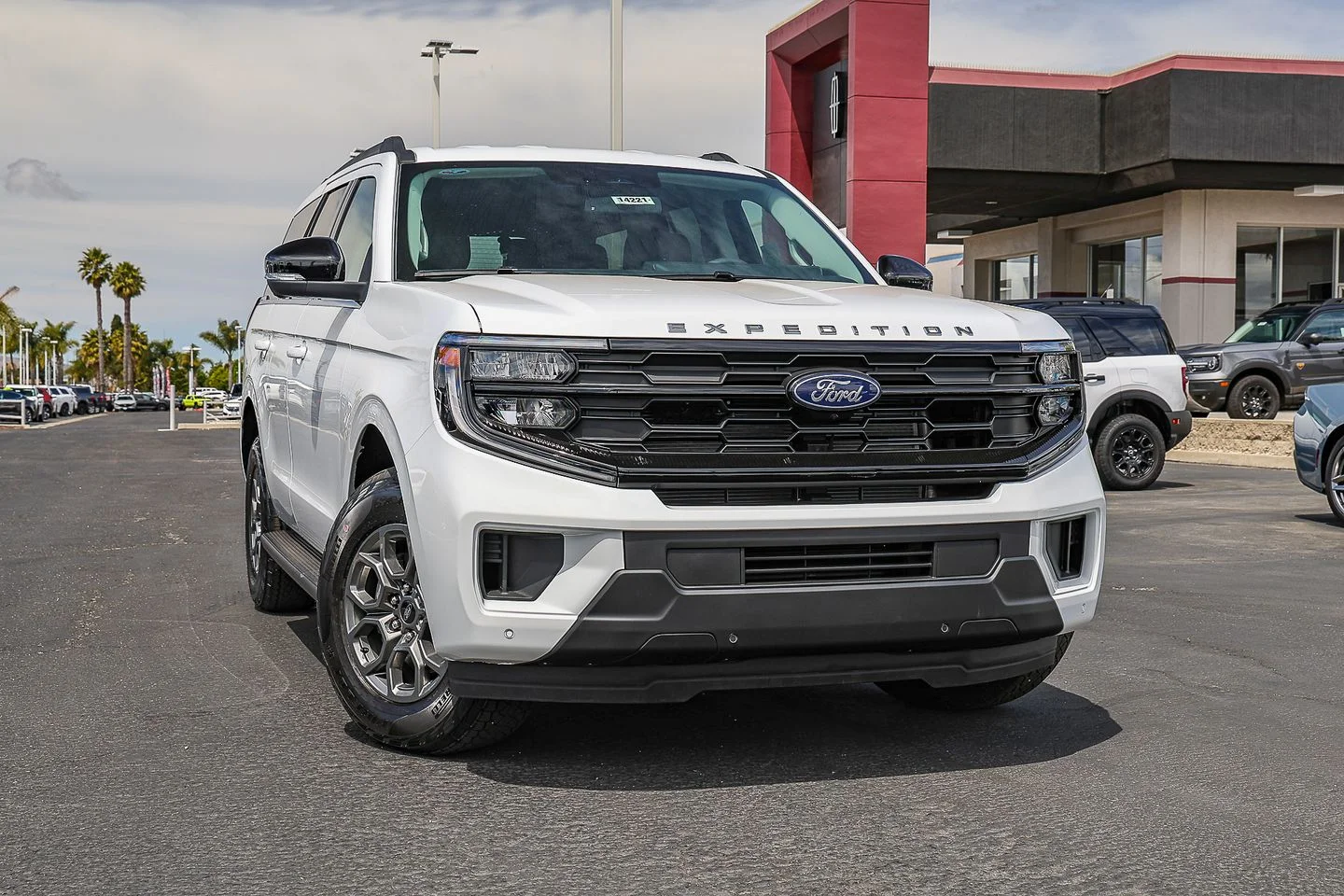 2026 Ford Expedition Active 4x4's photo