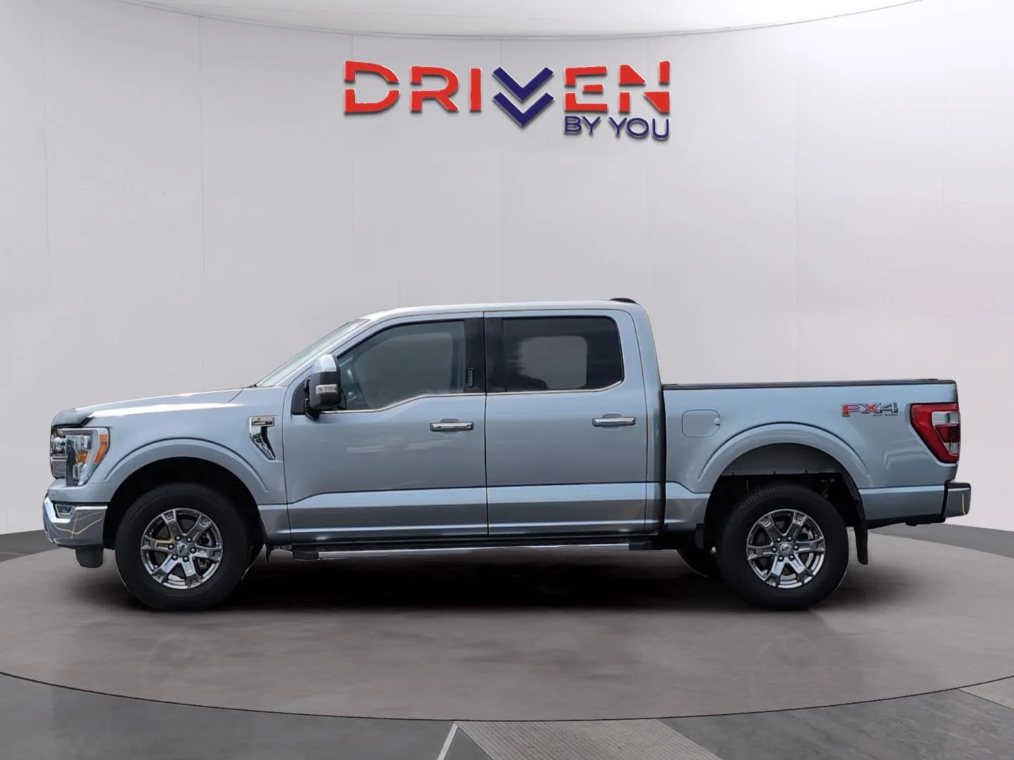 Used 2023 Iconic Silver Ford LARIAT image 2