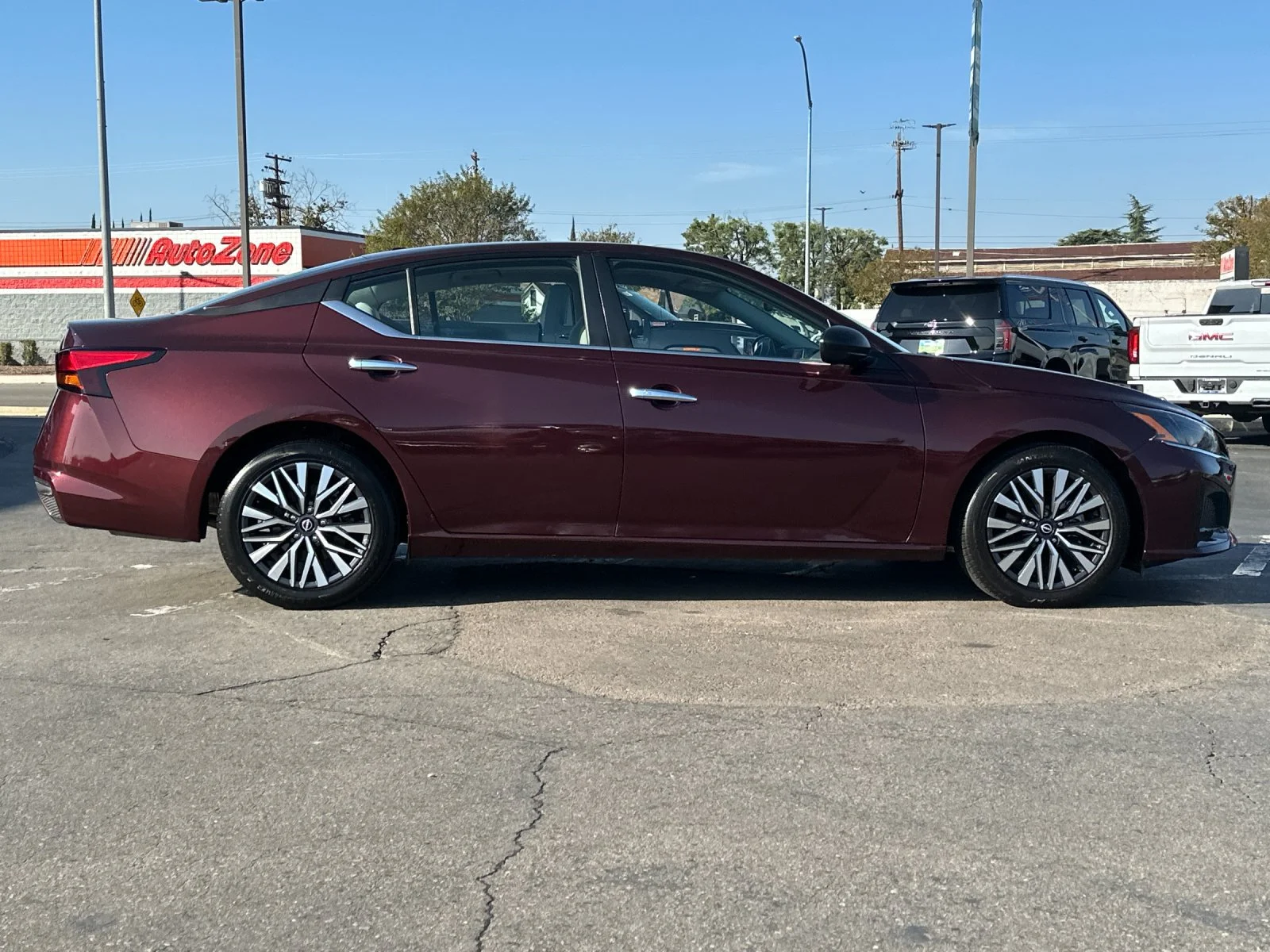 Used 2025  Nissan 2.5 SV image 3