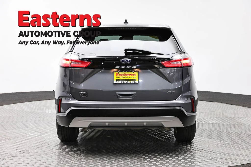 Used 2023 Gray Ford SEL image 6