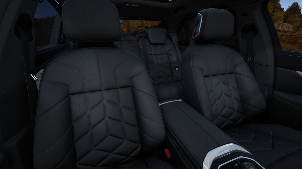 2025 BMW i7 50 - Photo 38