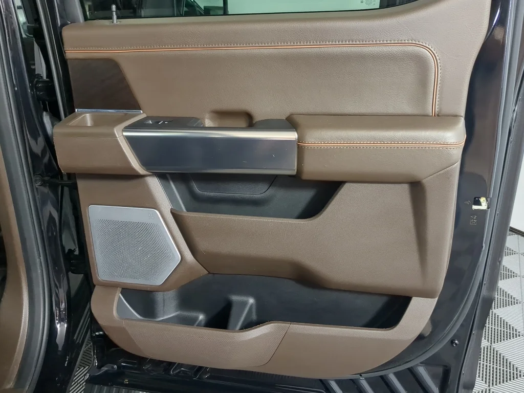 Used 2023 Agate Black Ford King Ranch image 22